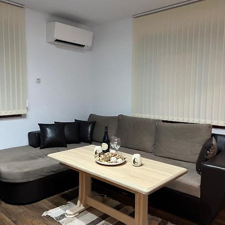 Guest House Tanevi 데빈 외부 사진