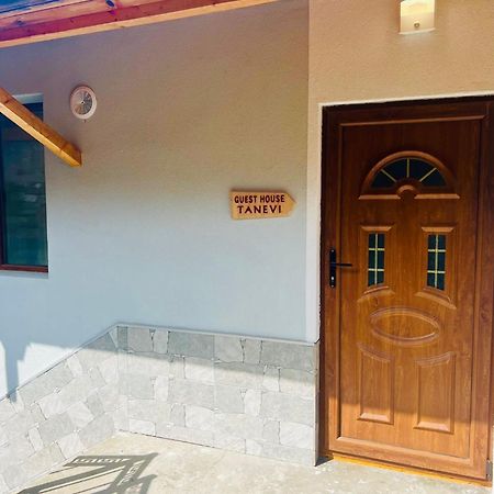 Guest House Tanevi 데빈 외부 사진