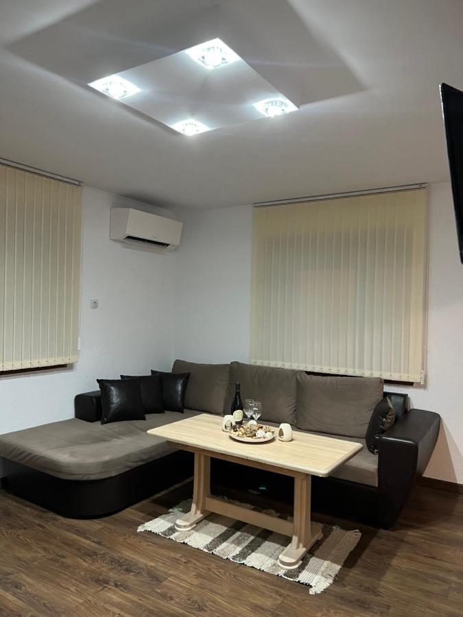 Guest House Tanevi 데빈 외부 사진